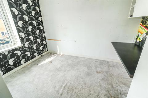 59 Peacocks, Harlow, CM19 5NY
