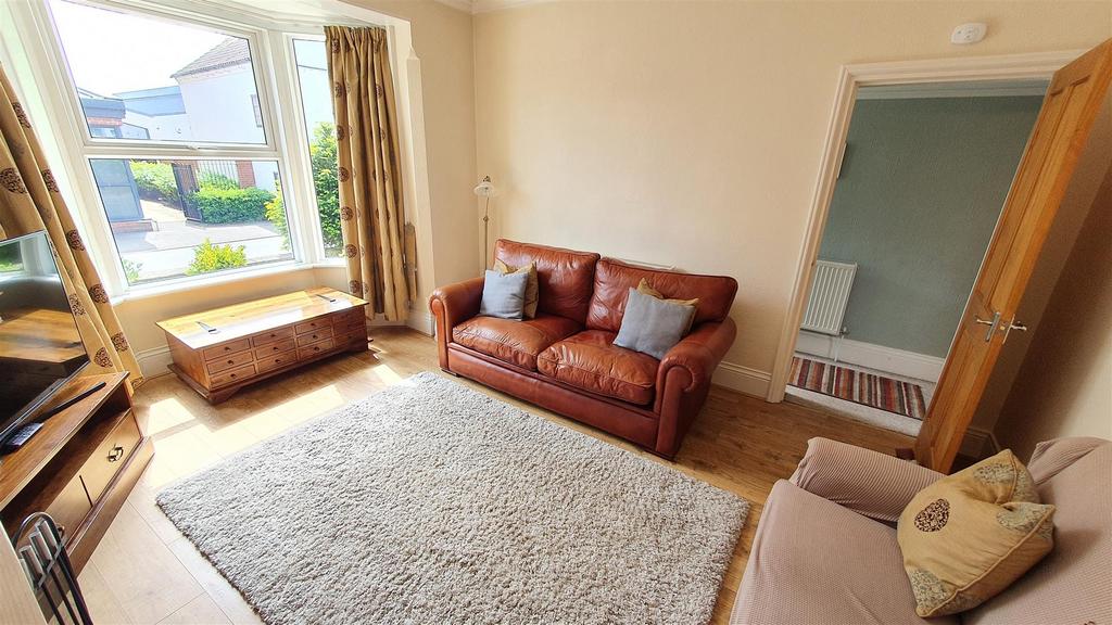 Newgate Street, Bingham 3 bed semidetached house £275,000