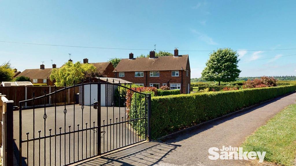 Common Lane, Shirebrook, Mansfield 3 bed semidetached house £150,000