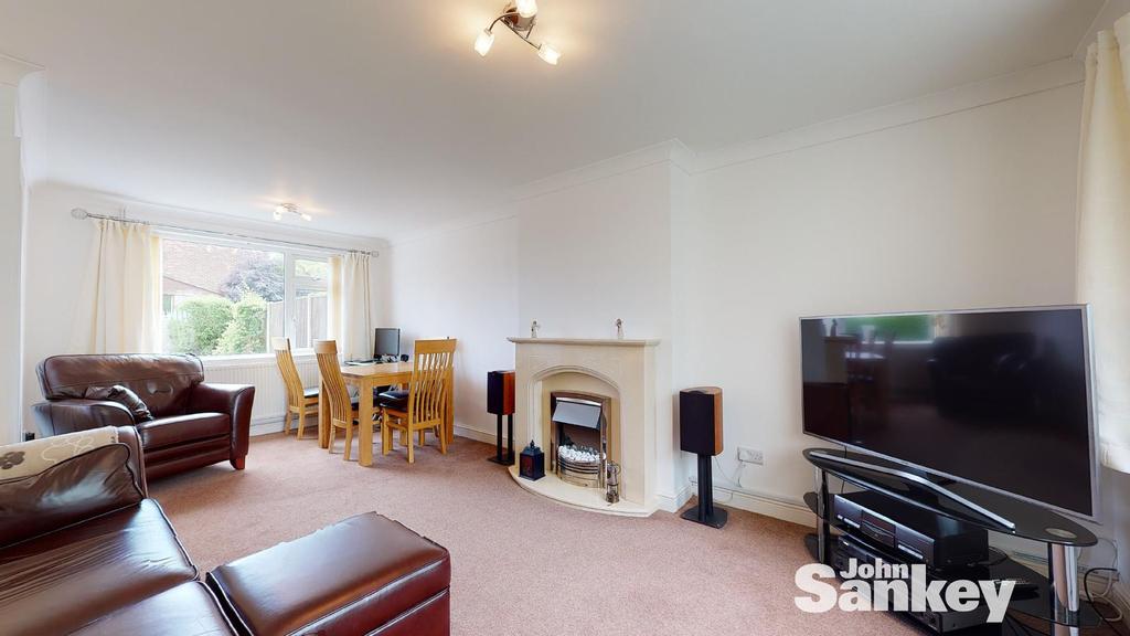 Common Lane, Shirebrook, Mansfield 3 bed semidetached house £150,000