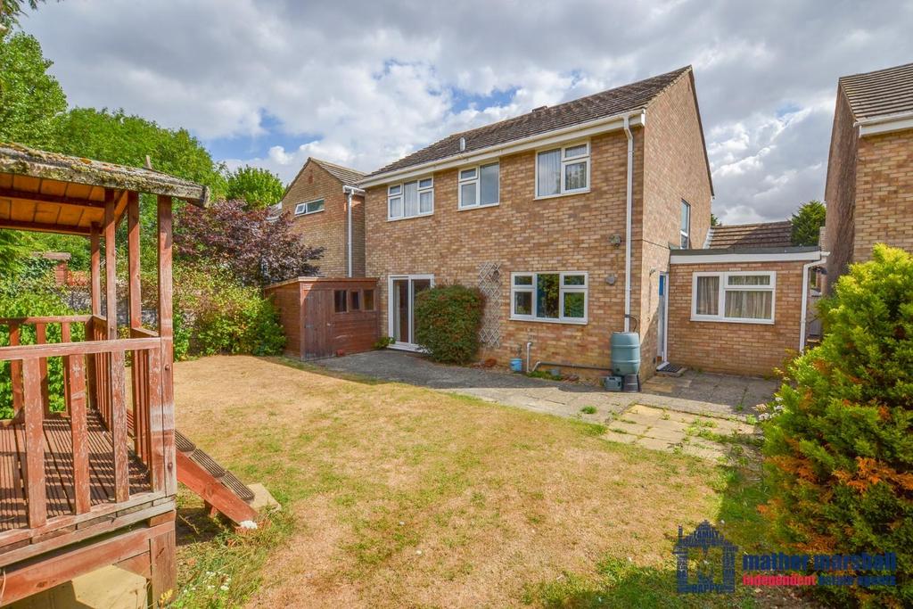 Angotts Mead, Stevenage 4 bed detached house £575,000
