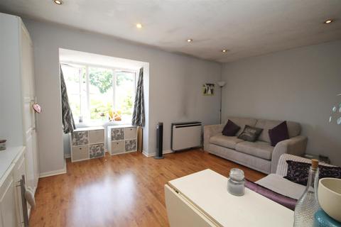 Flat 12, 3 Violet Close, Hackbridge, Wallington, SM6 7HH