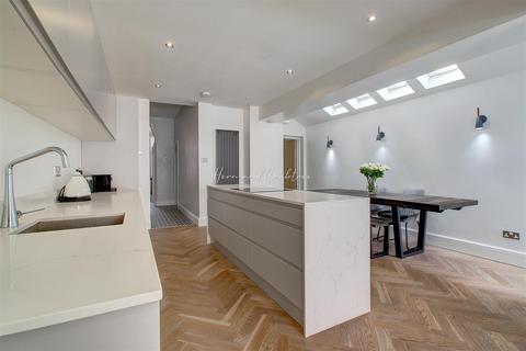 74 Llanfair Road, Cardiff, CF11 9QA