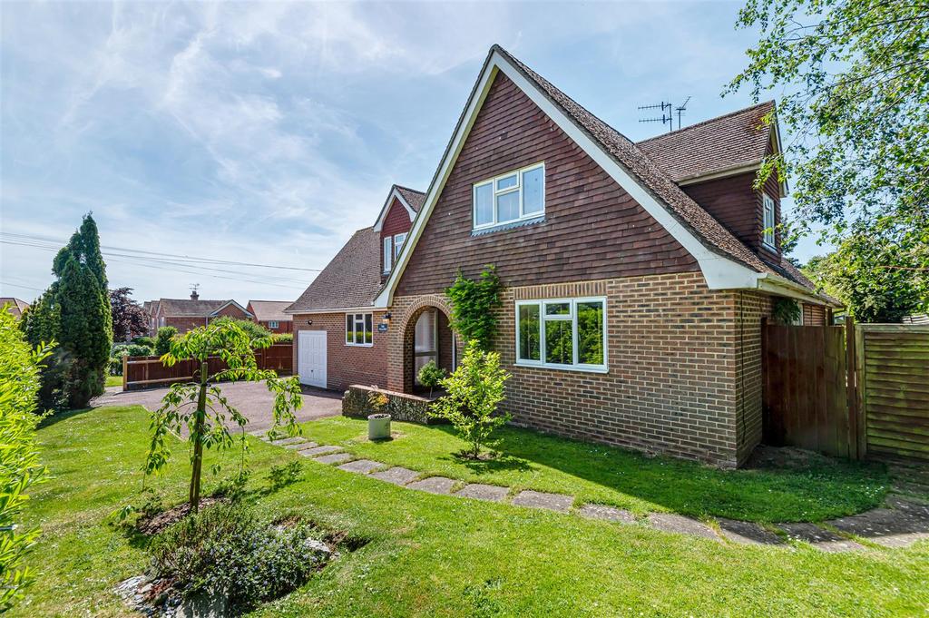 Ersham Road, Hailsham 4 bed detached bungalow £650,000
