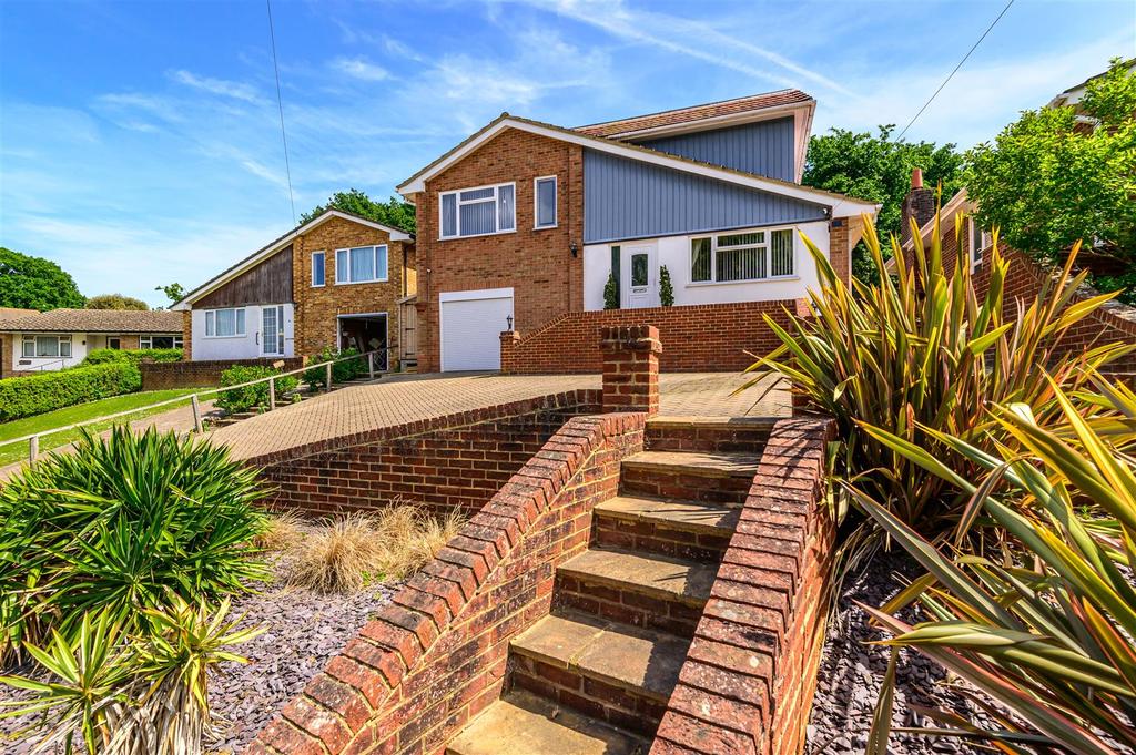 Woodlands Close, Hailsham 4 bed detached house £495,000