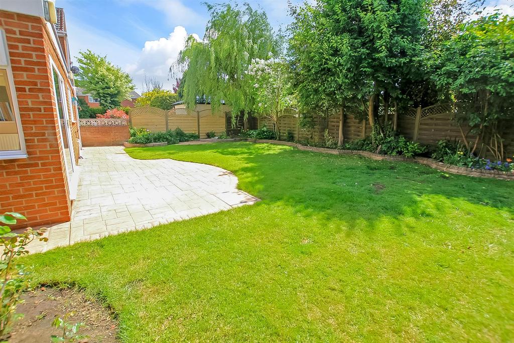 Rear Garden (2).jpg