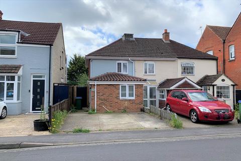 2 bedroom house to rent, Gordon Road, Fareham