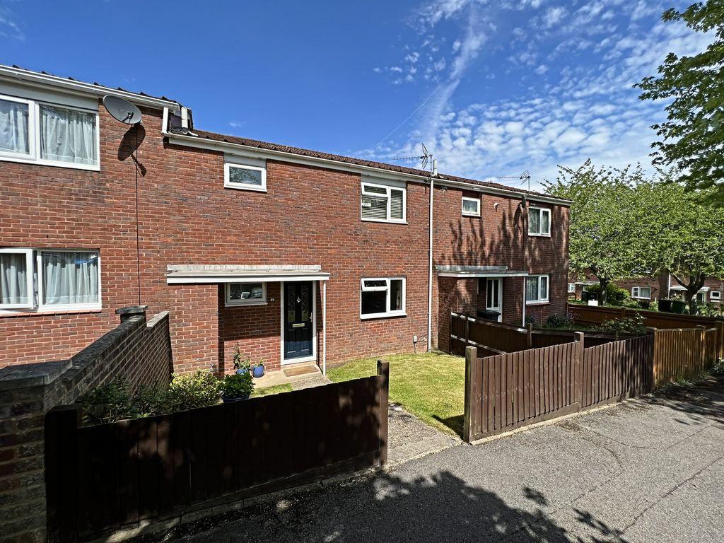Sibelius Close, Brighton Hill, Basingstoke RG22 4HX 3 bed terraced