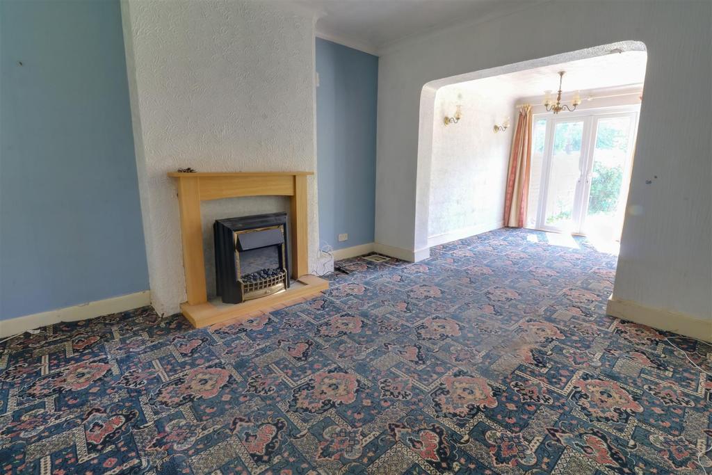 Ward Avenue, Grays 3 bed semidetached house £475,000