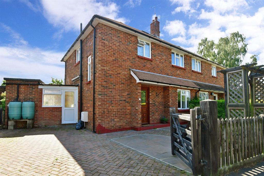 Elm Grove, Horsham, West Sussex 3 bed semidetached house for sale £
