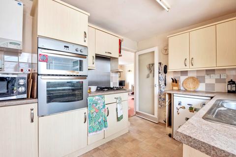 4 bedroom bungalow for sale - Manor Park, Maids Moreton, Buckingham, Buckinghamshire, MK18