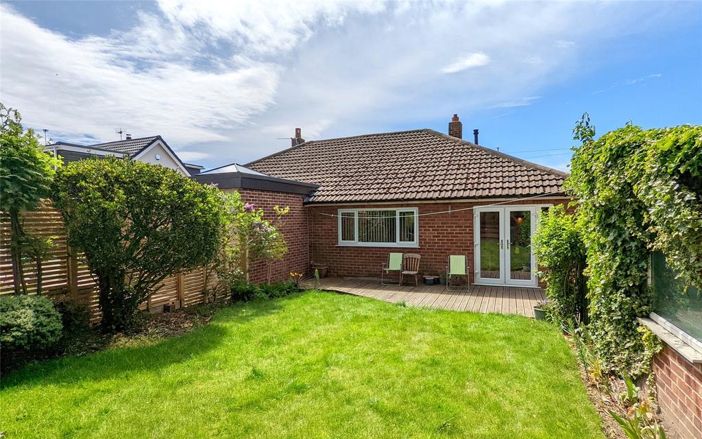 Norman Drive, Mirfield, West... 2 bed bungalow £200,000
