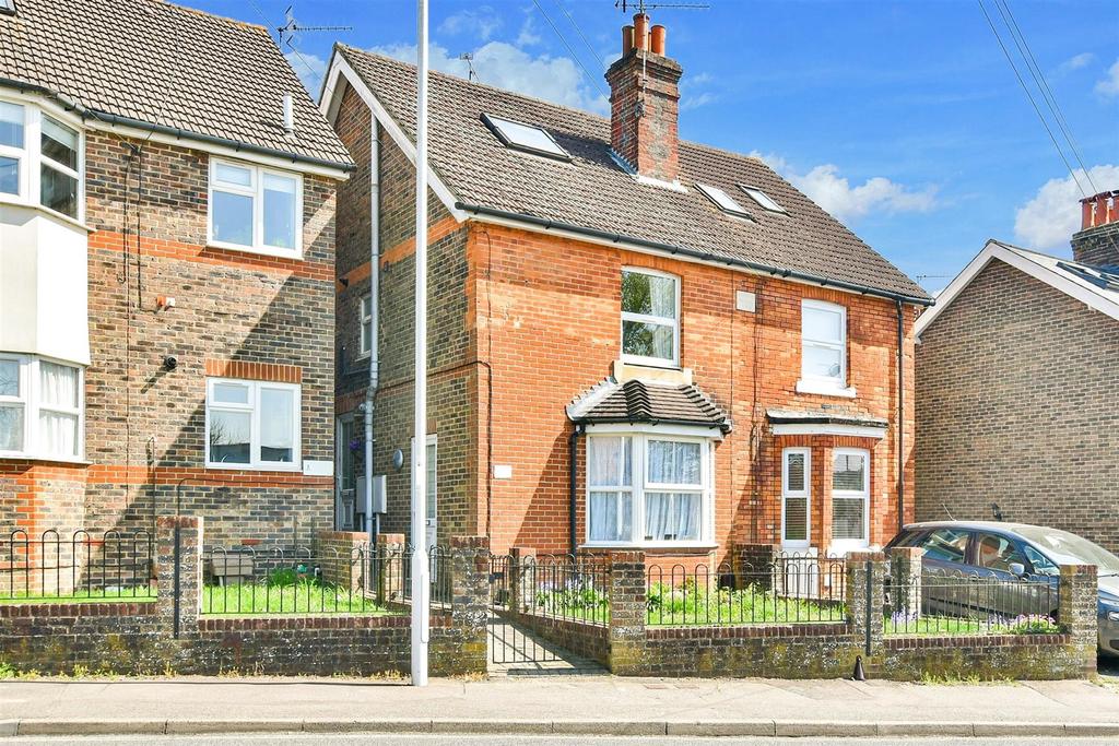 Dunnings Road, East Grinstead, West... 2 bed £275,000