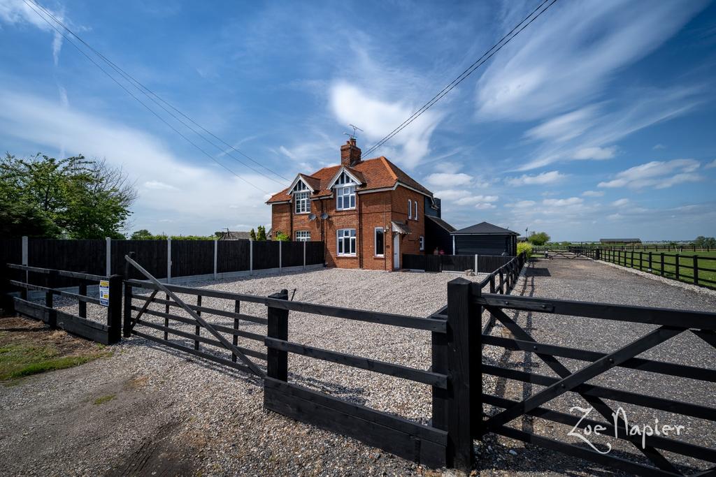 BradwellOnSea 3 bed semidetached house £725,000
