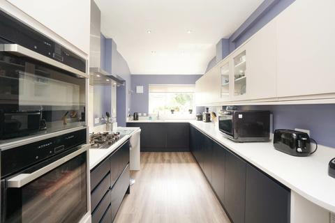 25 Alt Avenue, Liverpool, L31 7BJ