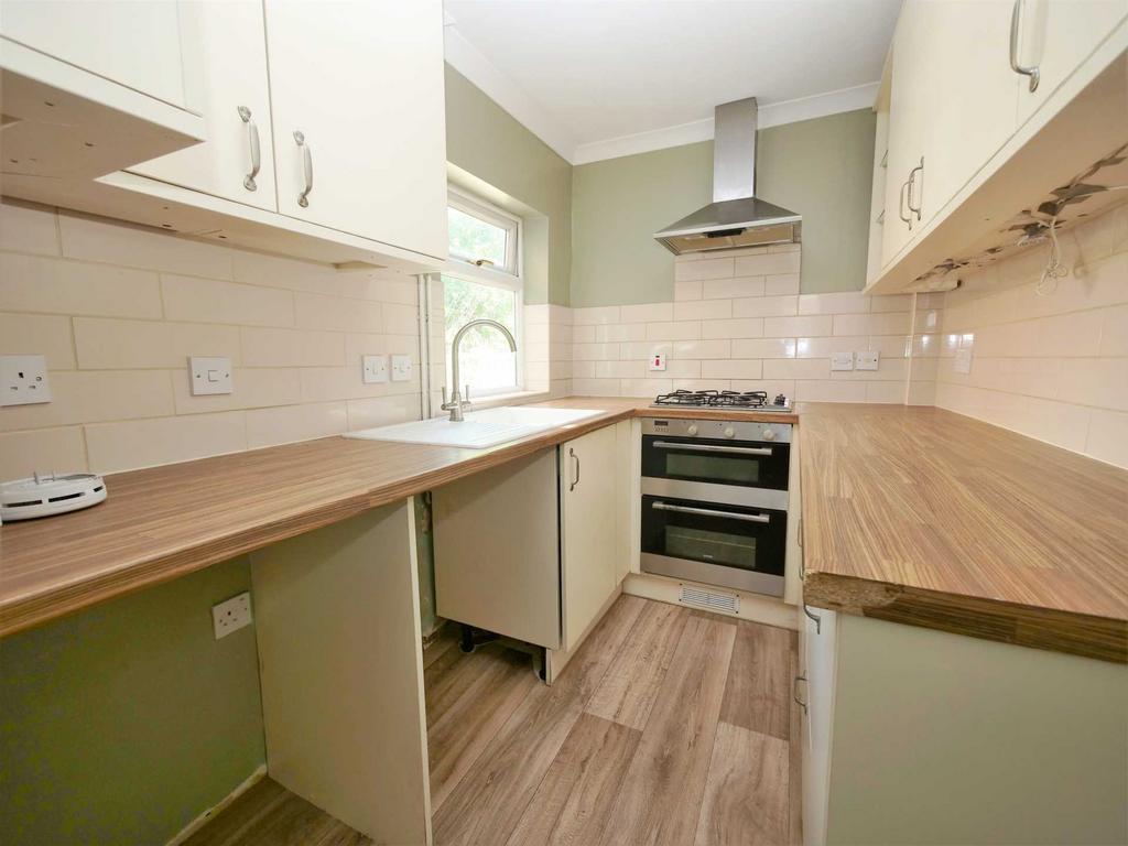 Cemetery Road, Ipswich 2 bed terraced house £875 pcm (£202 pw)