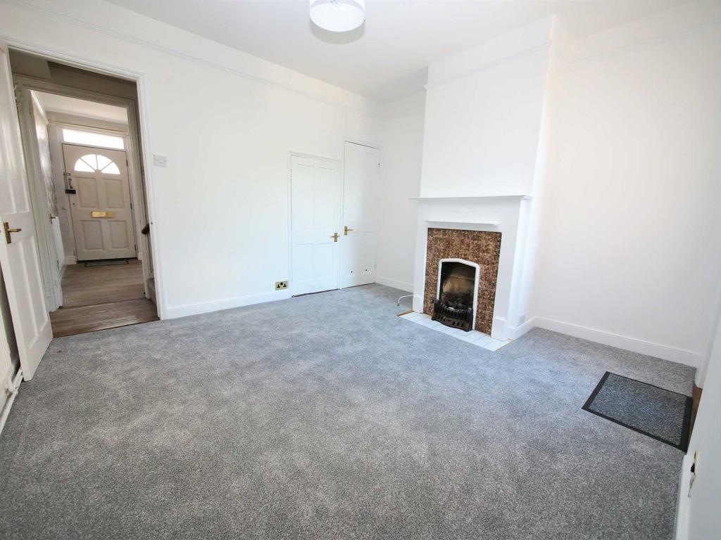 Cemetery Road, Ipswich 2 bed terraced house £875 pcm (£202 pw)
