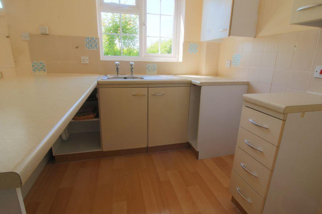 Heron Ridge, Polegate BN26 1 bed terraced house £895 pcm (£207 pw)