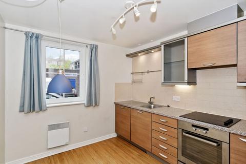 2 bedroom ground floor flat for sale - Flat 3, 6 Giles Street, Leith, Edinburgh EH6 6DA