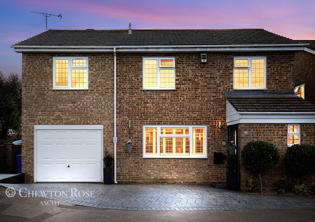 Sutherland Chase, ASCOT 4 bed detached house £850,000