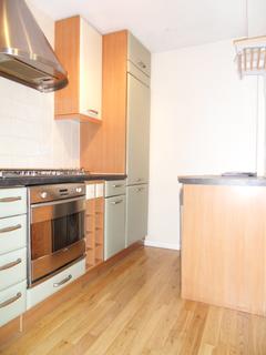 2 bedroom flat to rent - Henfield Road, London SW19