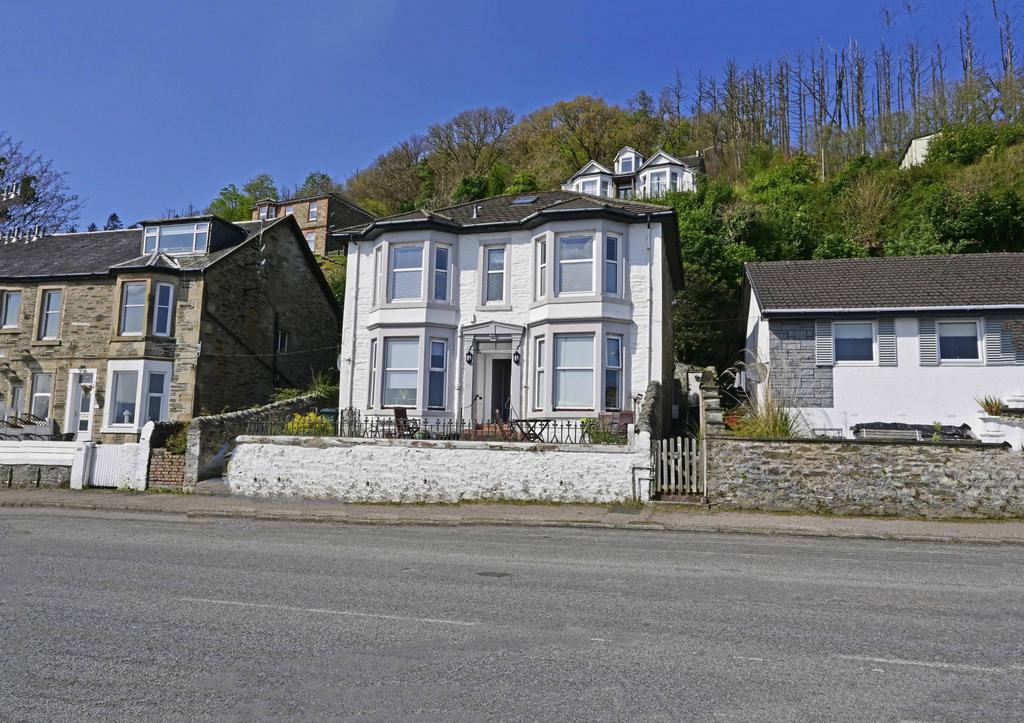 Shore Road, Dunoon, Argyll, PA23 2 bed flat £120,000