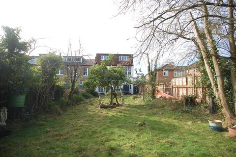 26 Redbourne Avenue, London, N3 2BS