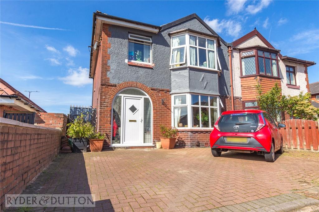 Stoneleigh Street, Derker, Oldham, OL1 3 bed semidetached house £200,000