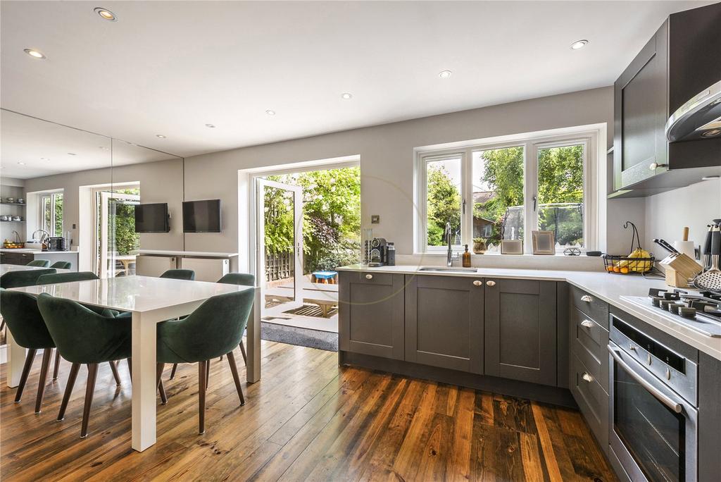 Uphill Grove, Mill Hill, London, NW7 3 bed house £1,150,000
