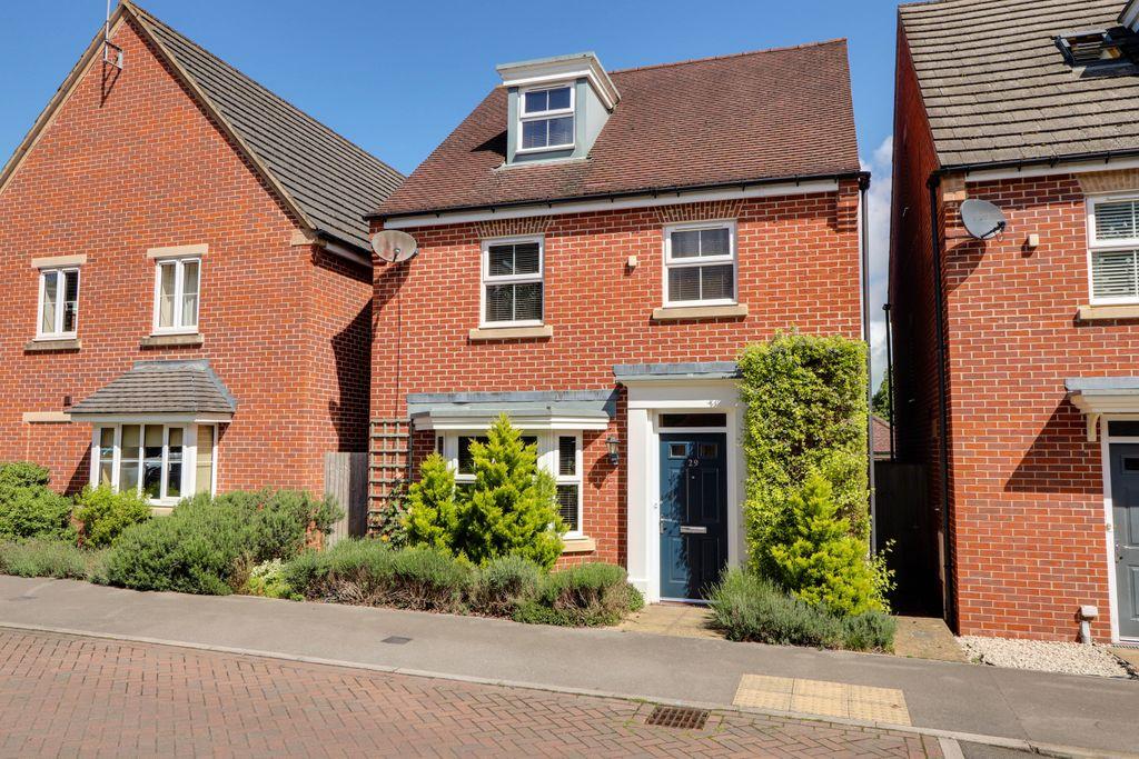 Chilworth Way, Sherfield Park... 4 bed detached house £450,000