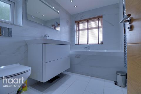 1 Calder Avenue, Perivale, Greenford, UB6 8JQ