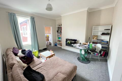 3 bedroom flat for sale - Whitehall Street, West Harton, South Shields, Tyne and Wear, NE33 4SX