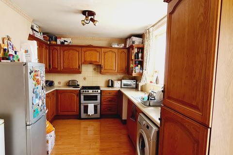 18 Dudley Road, Romford, RM3 8LH