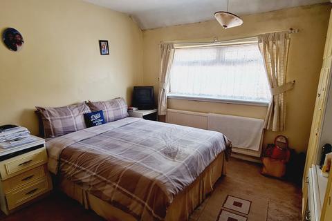 18 Dudley Road, Romford, RM3 8LH