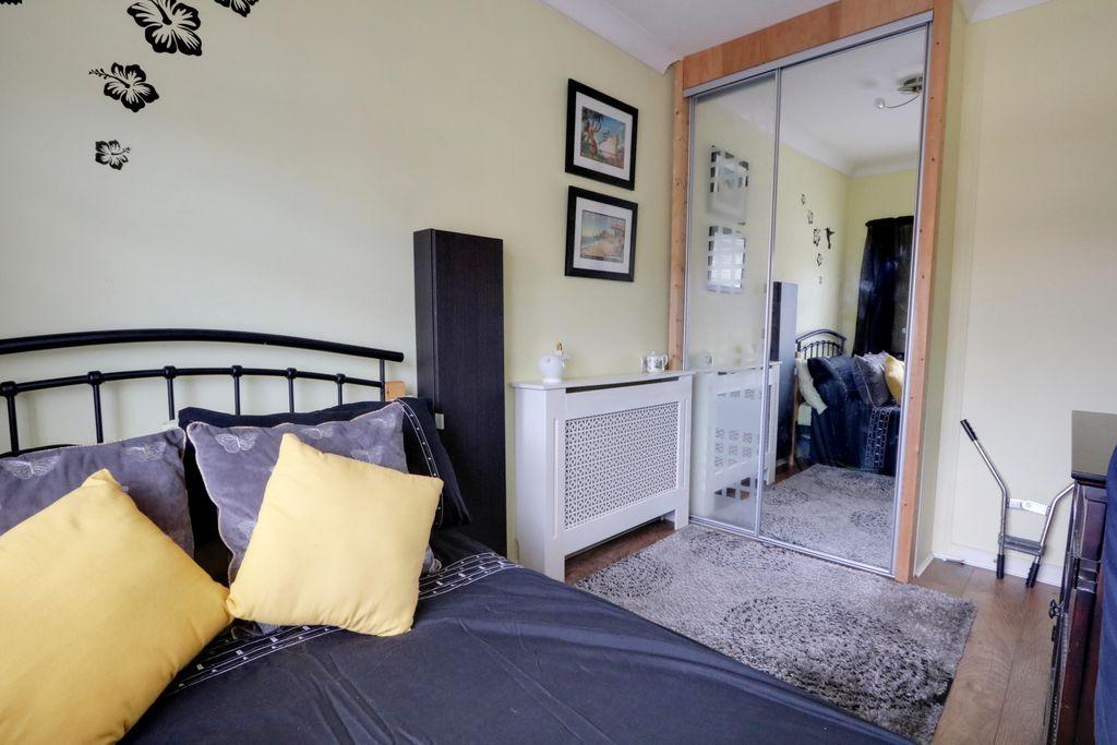Bedroom 2 (Double)