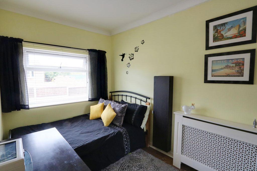 Bedroom 2 (Double)