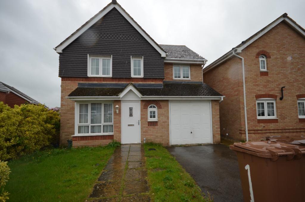 Sandown Close, Oakley Vale, Corby, NN18 4 bed detached house £1,350 pcm (£312 pw)