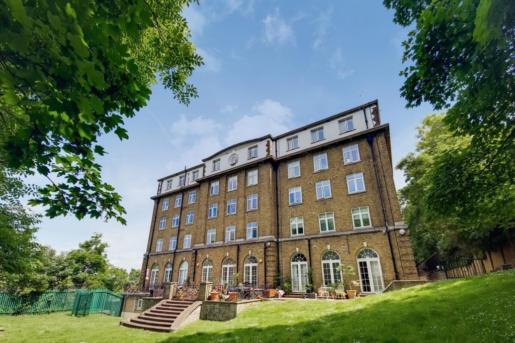 8 Communal Garden-0
