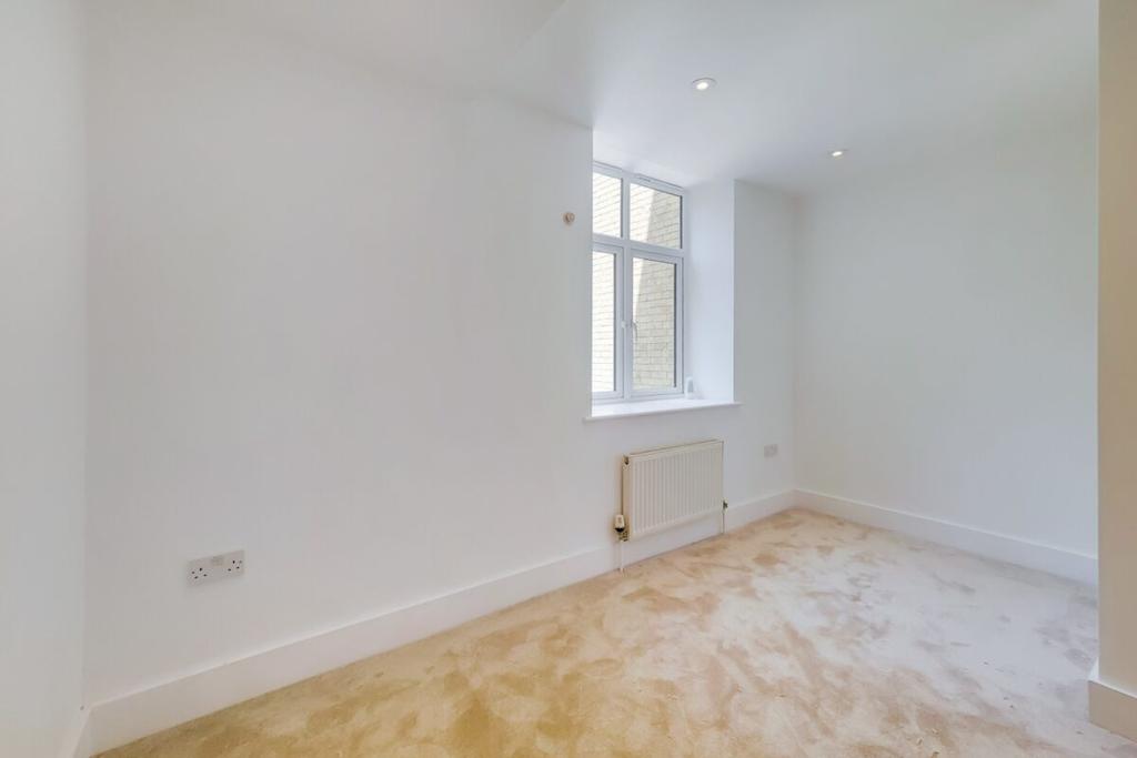 6 Bedroom 2-1