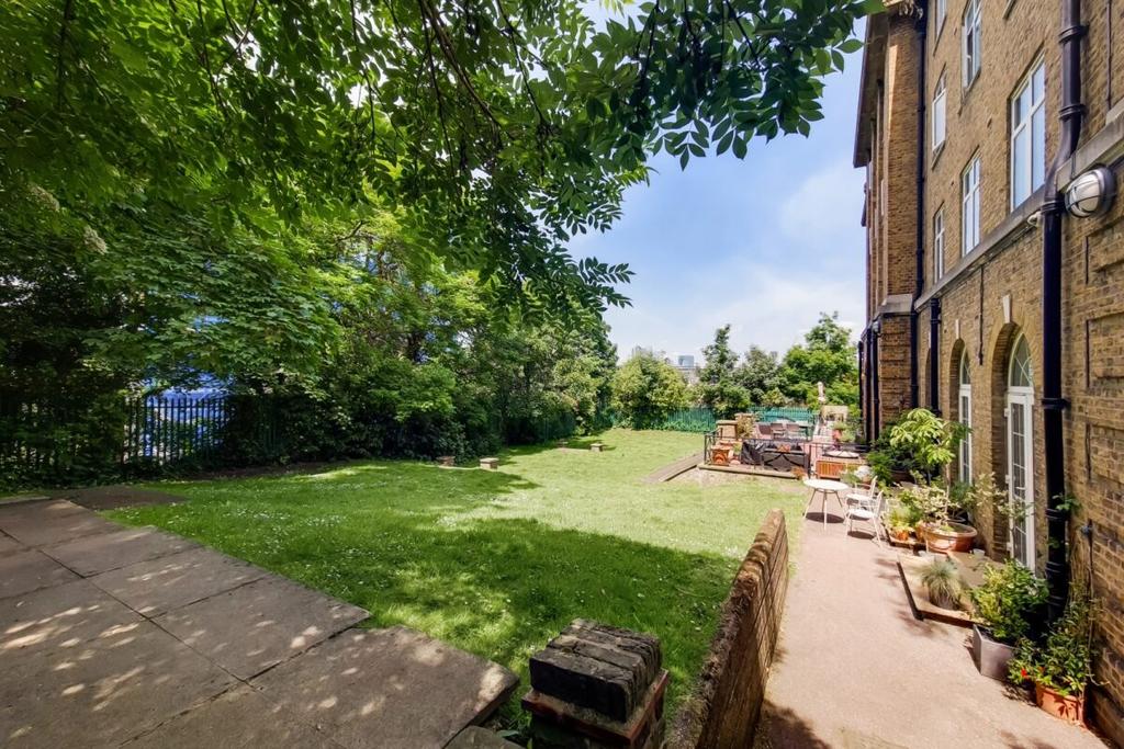 8 Communal Garden-1