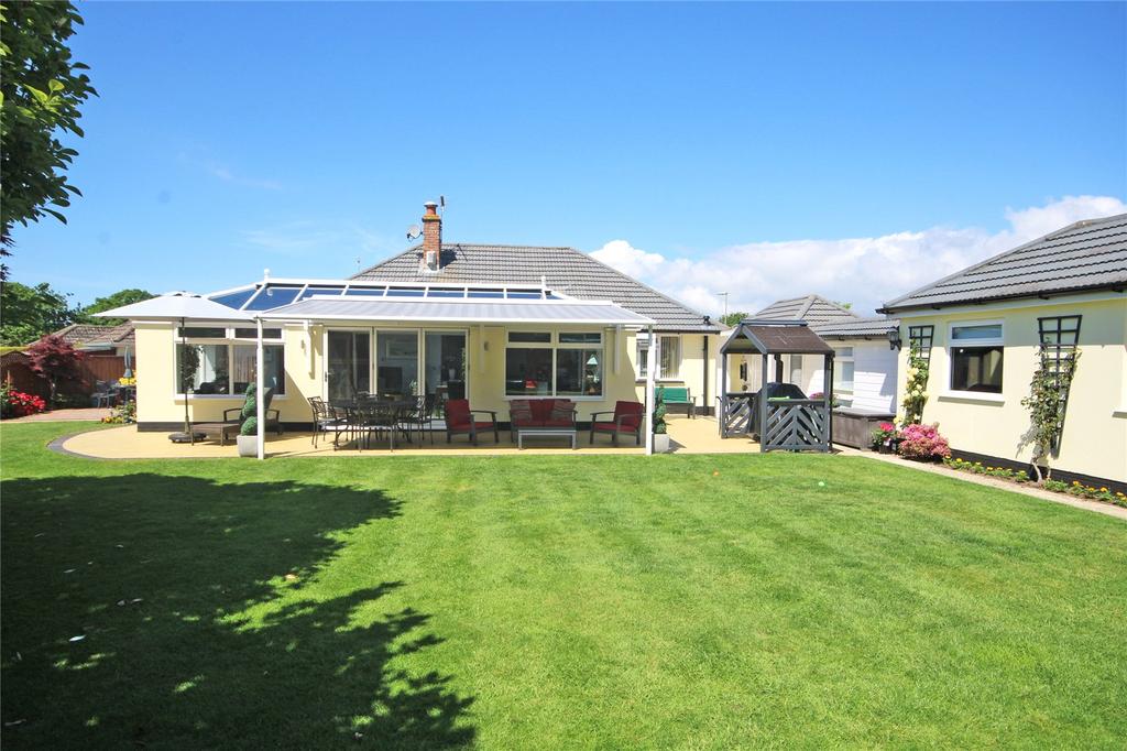 Fenleigh Close, Barton on Sea, New Milton, Hampshire, BH25 3 bed
