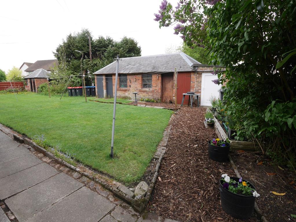 12 Woodside Terrace, Dumfries, DG2 7 ET - Braidwood