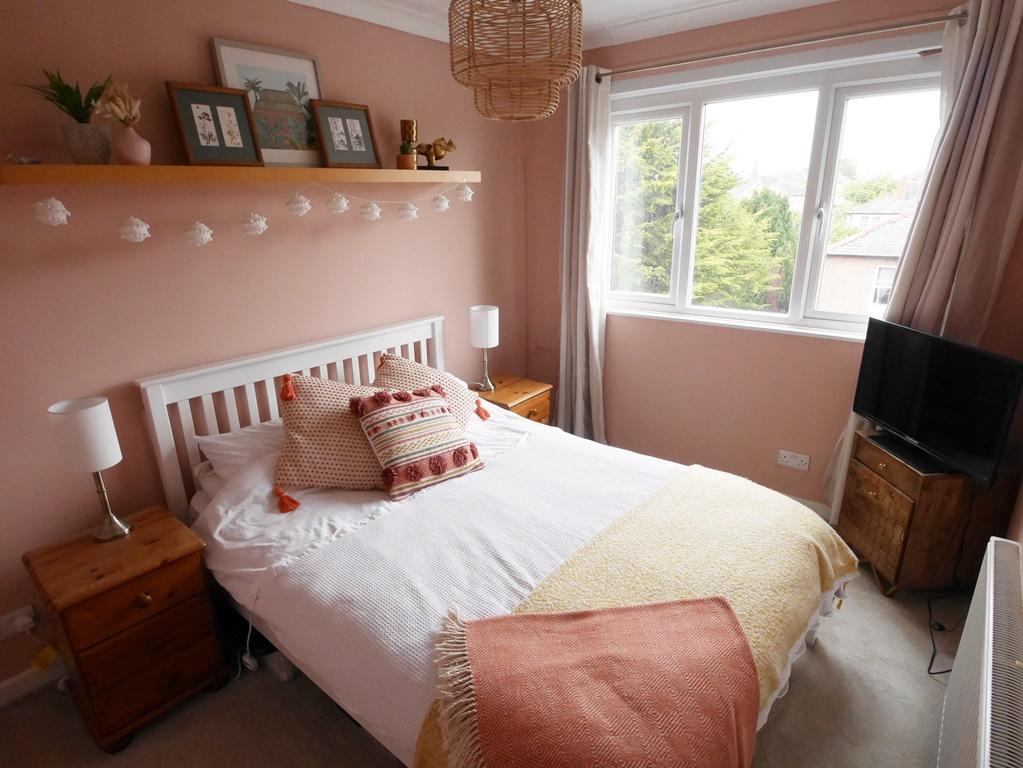 12 Woodside Terrace, Dumfries, DG2 7 ET - Braidwood
