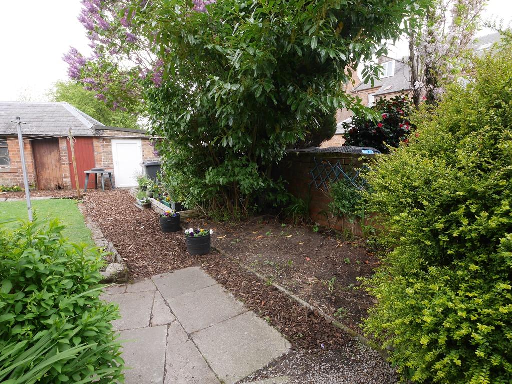 12 Woodside Terrace, Dumfries, DG2 7 ET - Braidwood