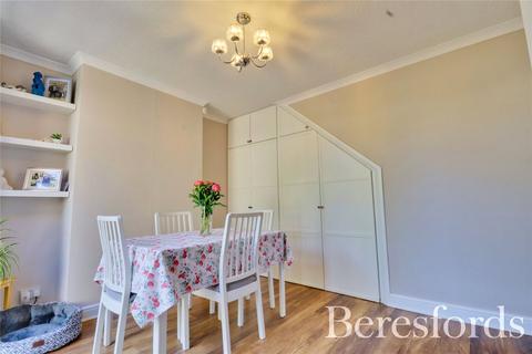 4 bedroom semi-detached house for sale - Brooklands Gardens, Hornchurch, RM11