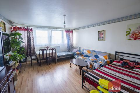 19 Stubbs Point, London, E13 8JL