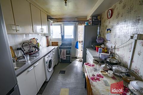 19 Stubbs Point, London, E13 8JL