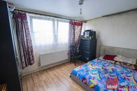 19 Stubbs Point, London, E13 8JL