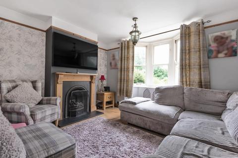69 Guildford Road, West End, Woking, GU24 9HJ