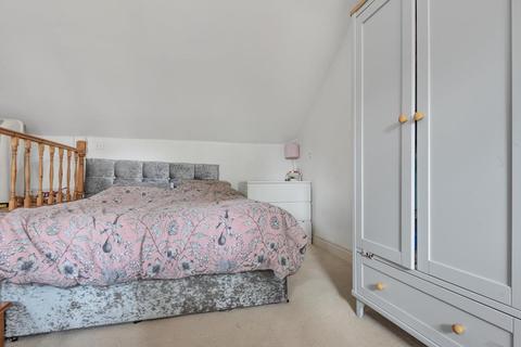 69 Guildford Road, West End, Woking, GU24 9HJ
